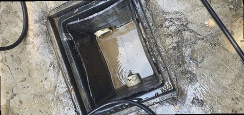 부여군 옥산면 하수구막힘 배관 내부 점검을 준비하는 작업 모습
